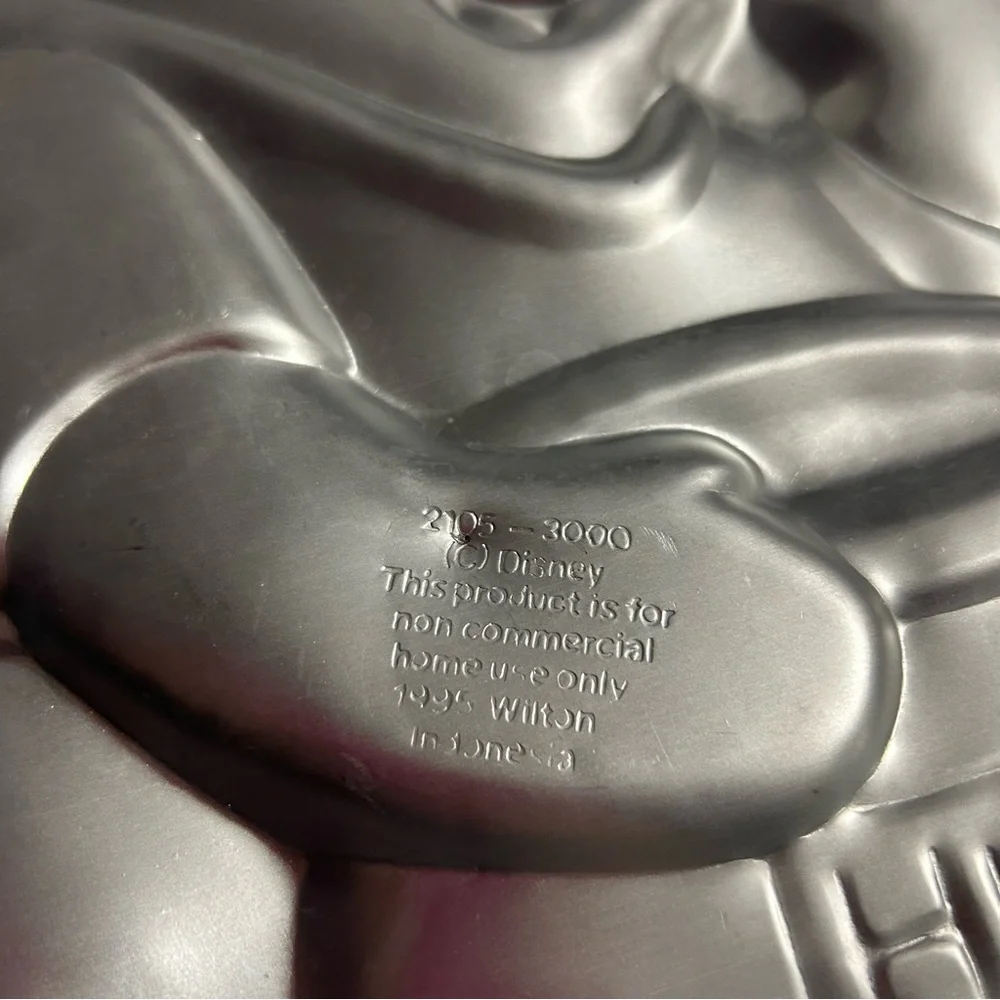 Wilton cake pan